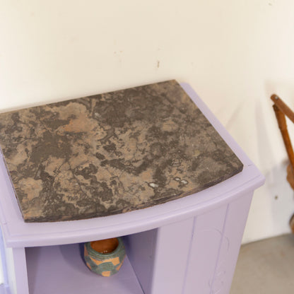 Vintage kastje met marmeren blad