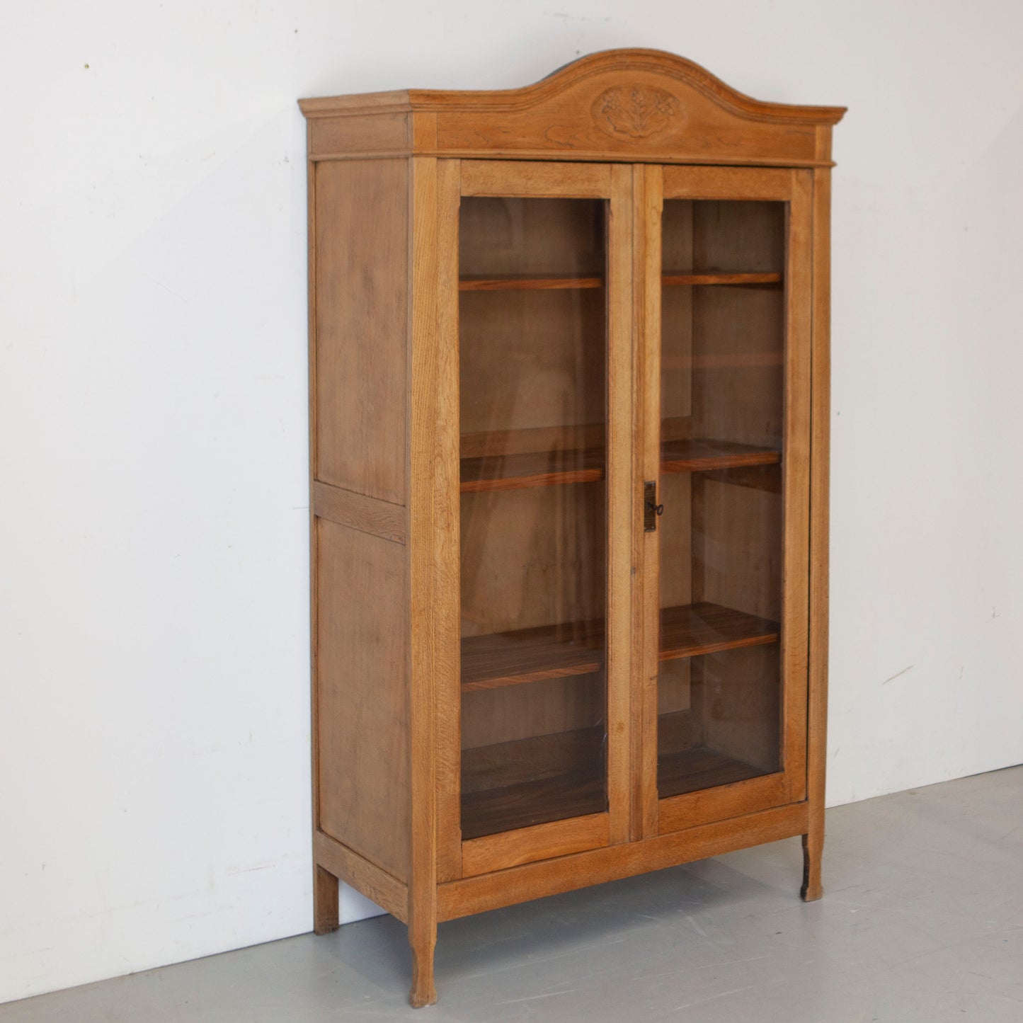 Prachtige vintage kast met ruitjes