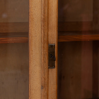 Prachtige vintage kast met ruitjes