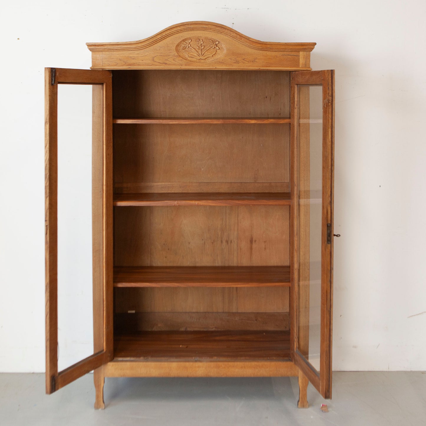 Prachtige vintage kast met ruitjes