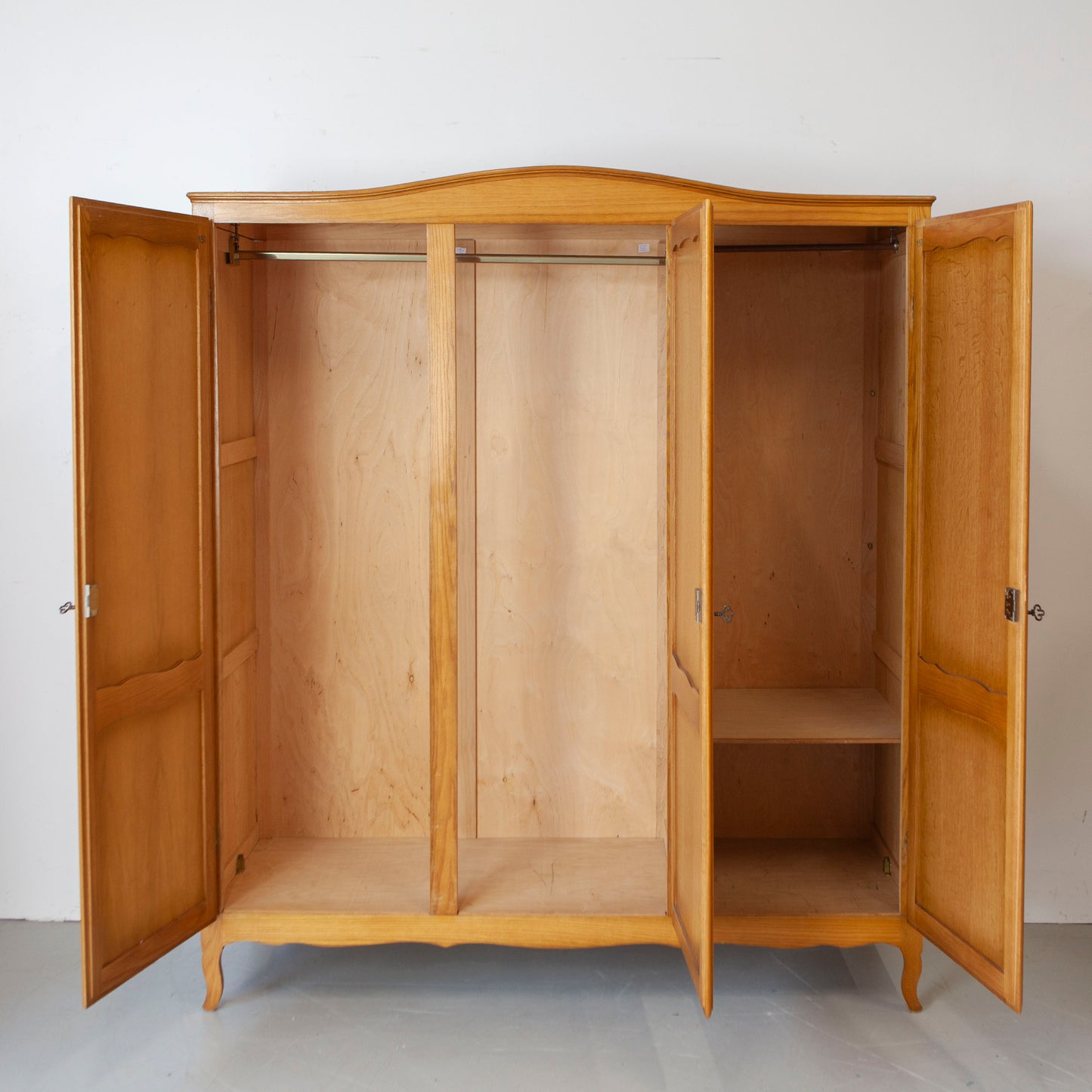 Demontabele vintage kast met 3 deuren