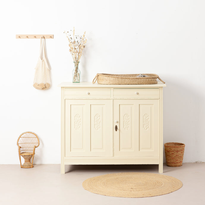 Eikenhouten commode