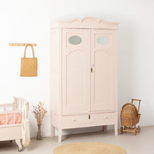 Afbeelding in Gallery-weergave laden, Unieke sierlijke vintage kast