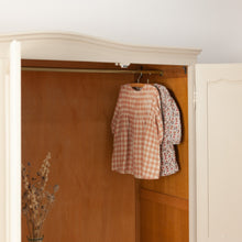 Afbeelding in Gallery-weergave laden, Demontabele vintage kast met drie deuren
