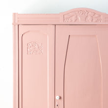 Afbeelding in Gallery-weergave laden, Sierlijke roze vintage kast