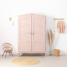 Afbeelding in Gallery-weergave laden, Sierlijke vintage kast