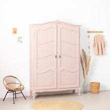 Afbeelding in Gallery-weergave laden, Sierlijke vintage kast