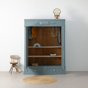 Blauwe vintage kast