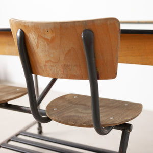 Schoolbankje met vaste stoeltjes