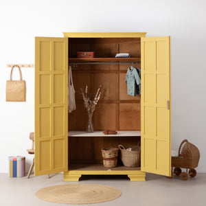 Franse okergele kast