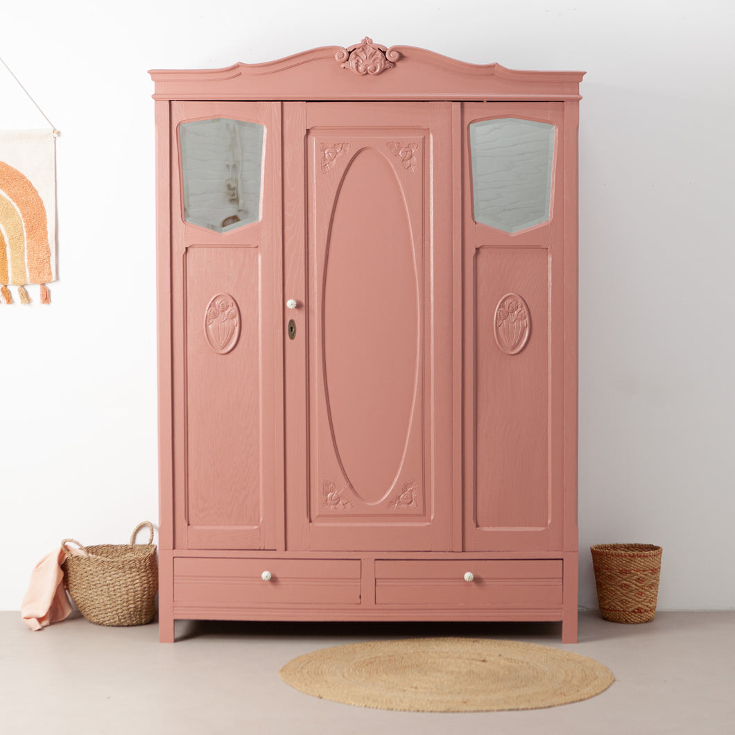 Roze eikenhouten kast met spiegeltjes