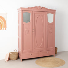 Afbeelding in Gallery-weergave laden, Roze eikenhouten kast met spiegeltjes