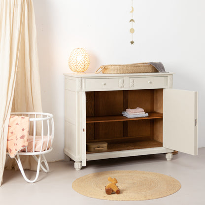 Commode met prachtig houtsnijwerk