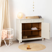 Afbeelding in Gallery-weergave laden, Commode met prachtig houtsnijwerk