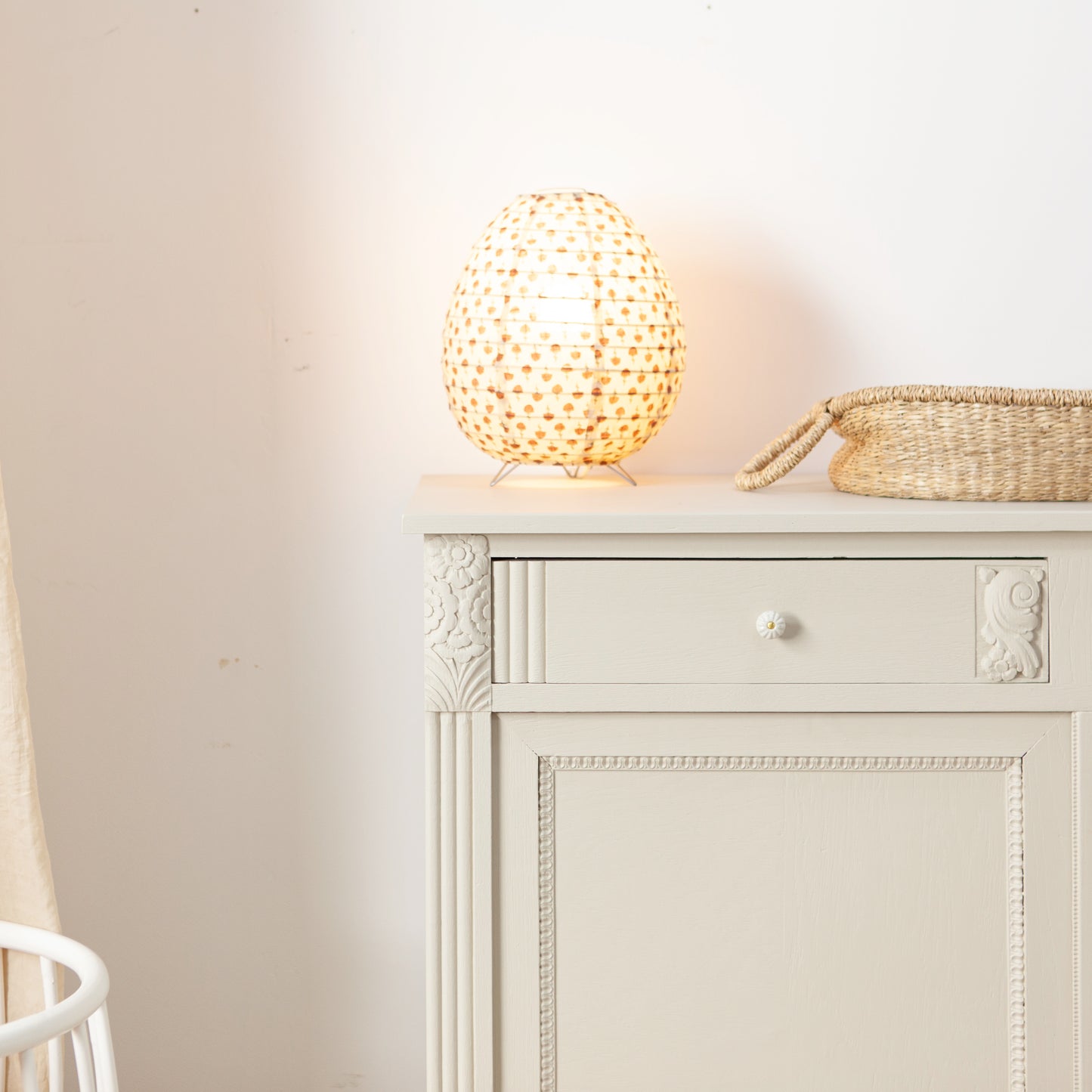 Commode met prachtig houtsnijwerk