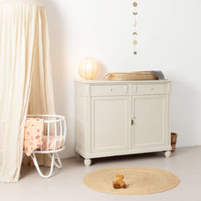Afbeelding in Gallery-weergave laden, Commode met prachtig houtsnijwerk
