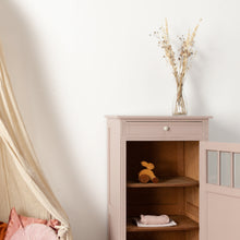 Afbeelding in Gallery-weergave laden, Vintage kastje met facet geslepen ruitjes