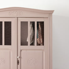 Afbeelding in Gallery-weergave laden, Unieke vintage kast met ruitjes