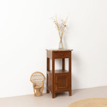 Afbeelding in Gallery-weergave laden, Vintage nachtkastje met natuurstenen blad