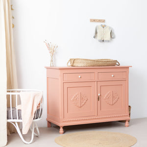 Lieve roze commode