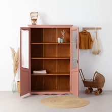 Afbeelding in Gallery-weergave laden, Lieve vintage kast met ruitjes