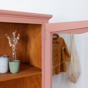 Lieve vintage kast met ruitjes
