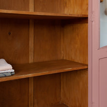 Afbeelding in Gallery-weergave laden, Lieve vintage kast met ruitjes