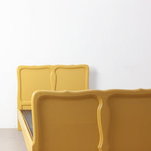 Afbeelding in Gallery-weergave laden, Vintage ledikant