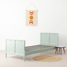 Afbeelding in Gallery-weergave laden, Vintage eenpersoons ledikant